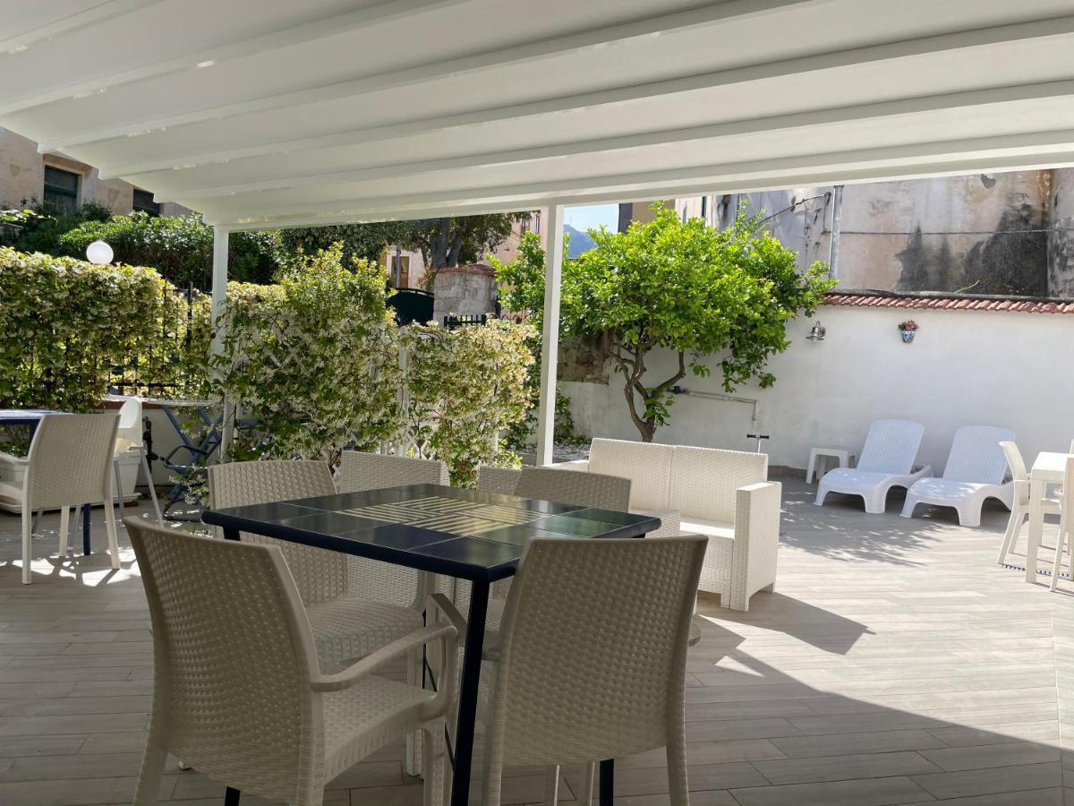 Villa Spring Apartments Мета Екстериор снимка
